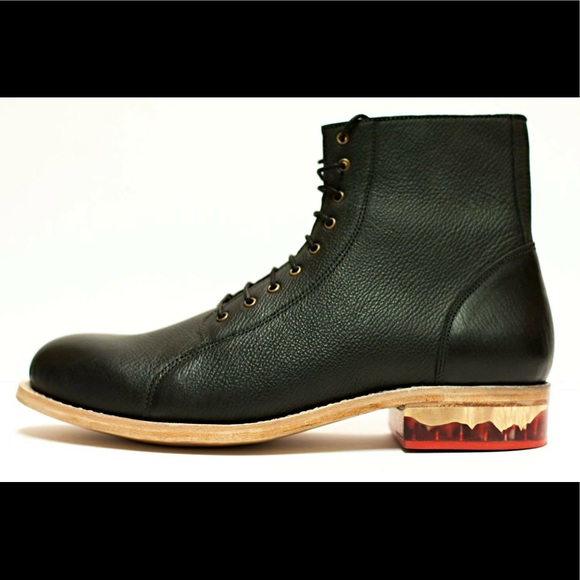 New Distant Future Brand D/FGeralds reds Size 10.5
